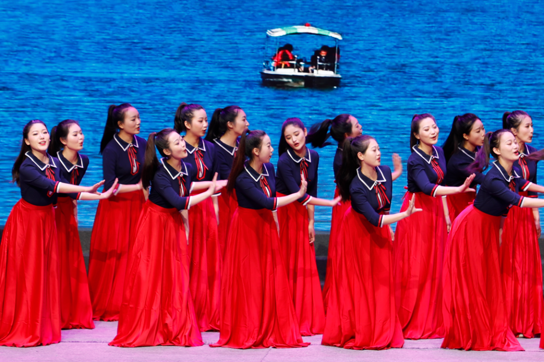 44077431.png 640 (8).png